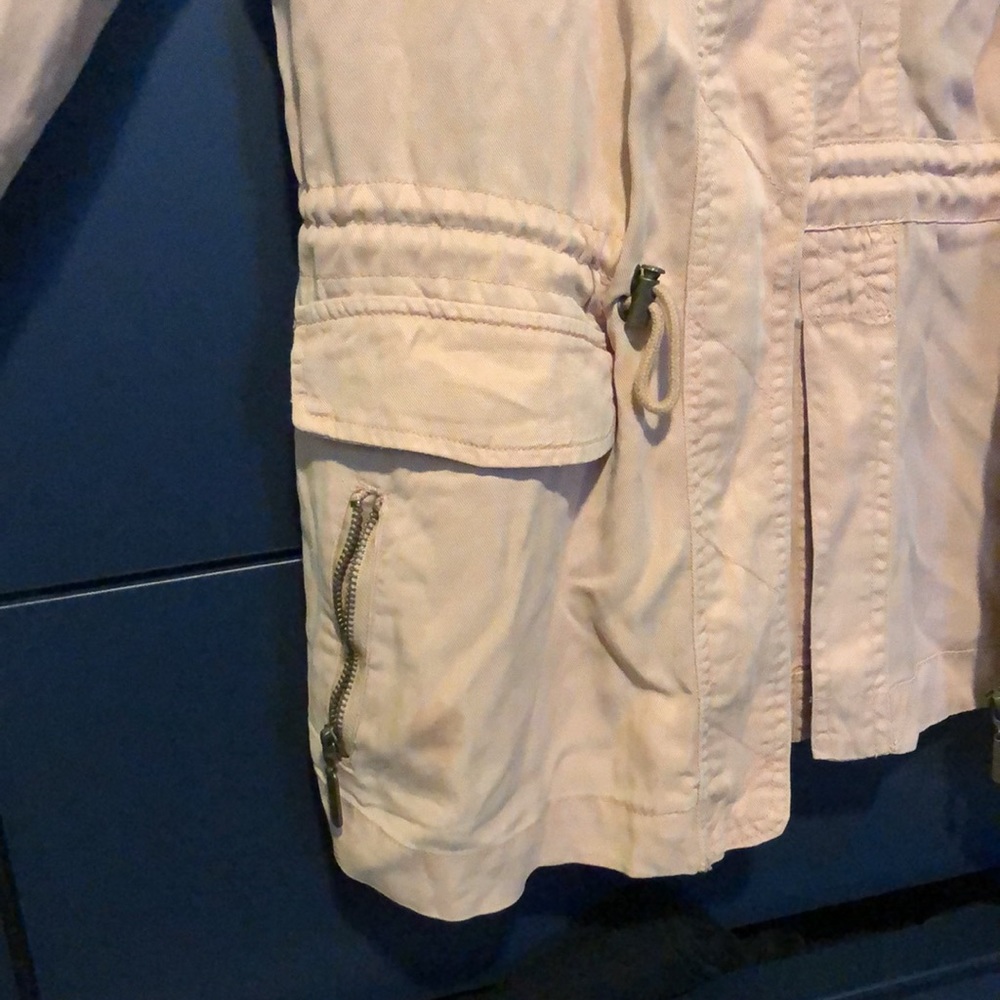 Lightweight Jacket - Picture 2 of 3